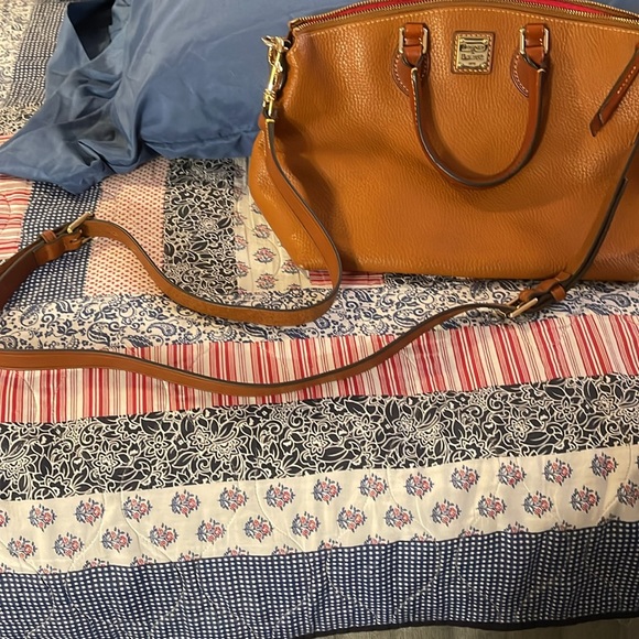 Dooney & Bourke large pebble grain leather purse with crossbody strap - Picture 8 of 8